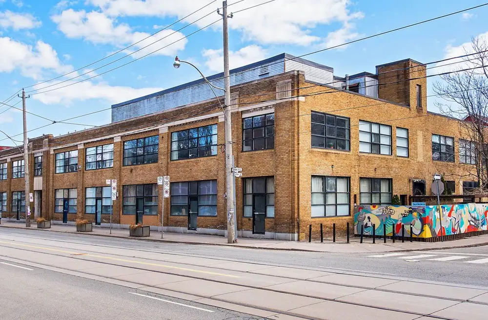 Century Lofts, 365 Dundas St E