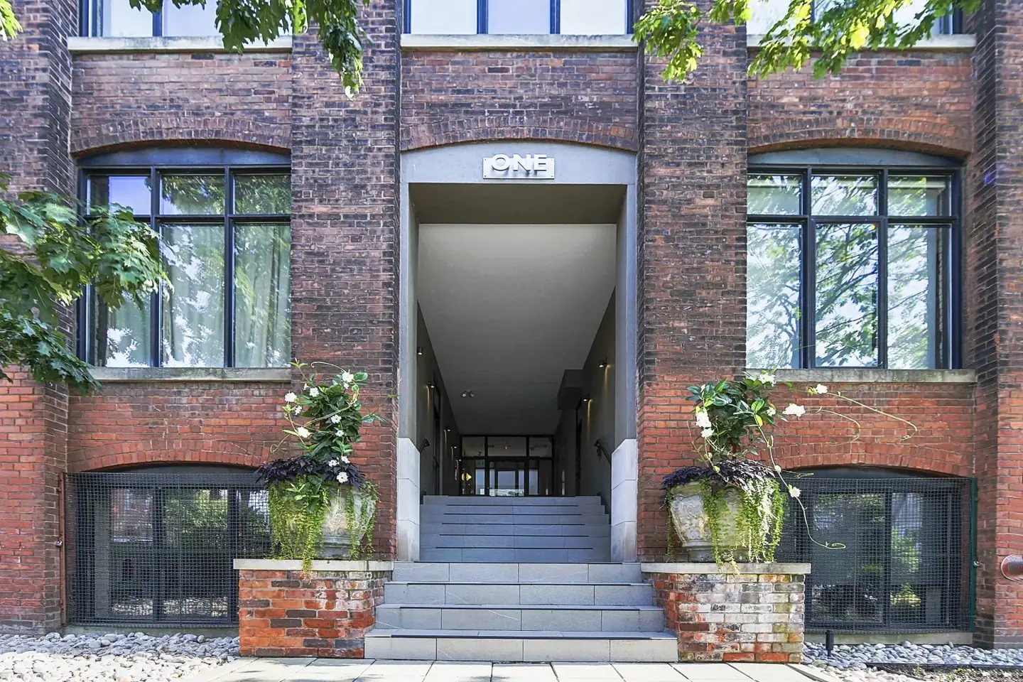 Columbus Lofts, 1 Columbus Ave