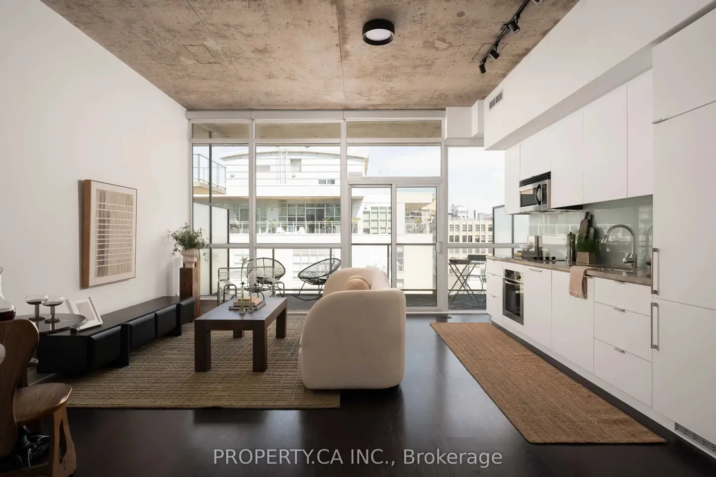Lofts 399, 399 Adelaide St W