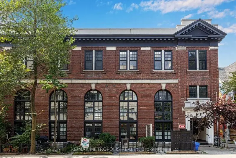 Movie House Lofts, 394 Euclid Ave