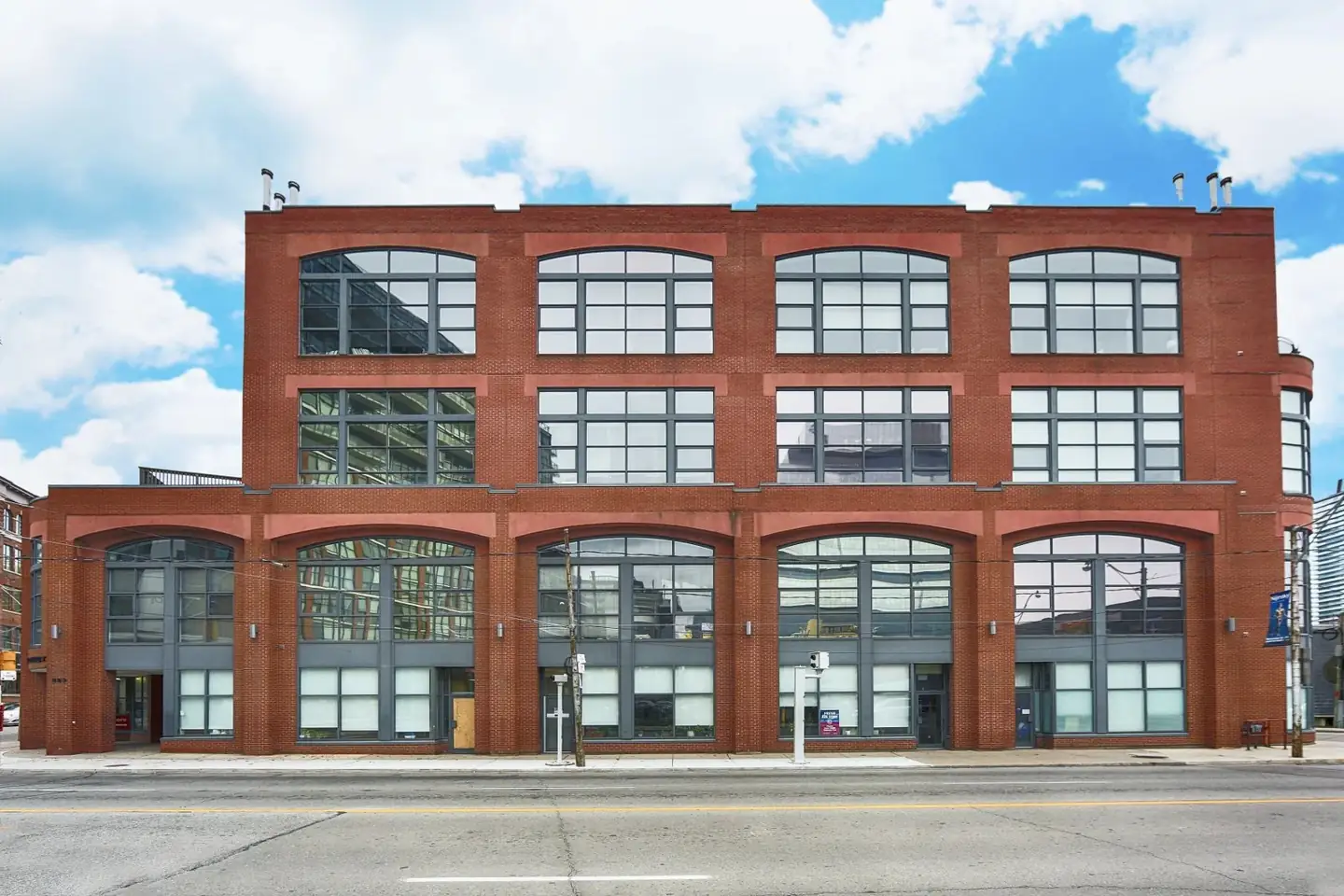 The Derby, 393 King St E