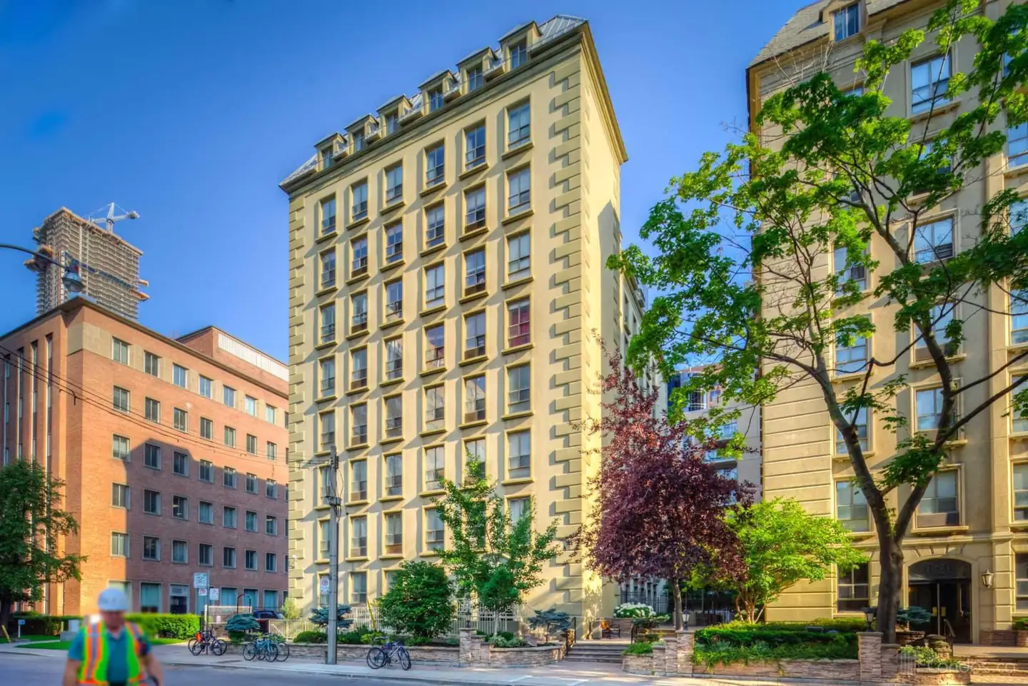 Waldorf Astoria Lofts, 80 Charles St E